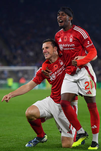 被指控与一 被指控与一